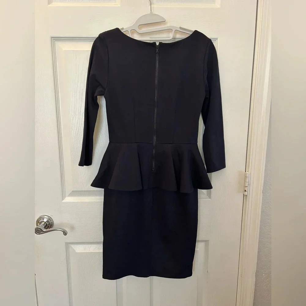 Alice + Olivia Navy Peplum Sheath Dress, stretch, comfy
